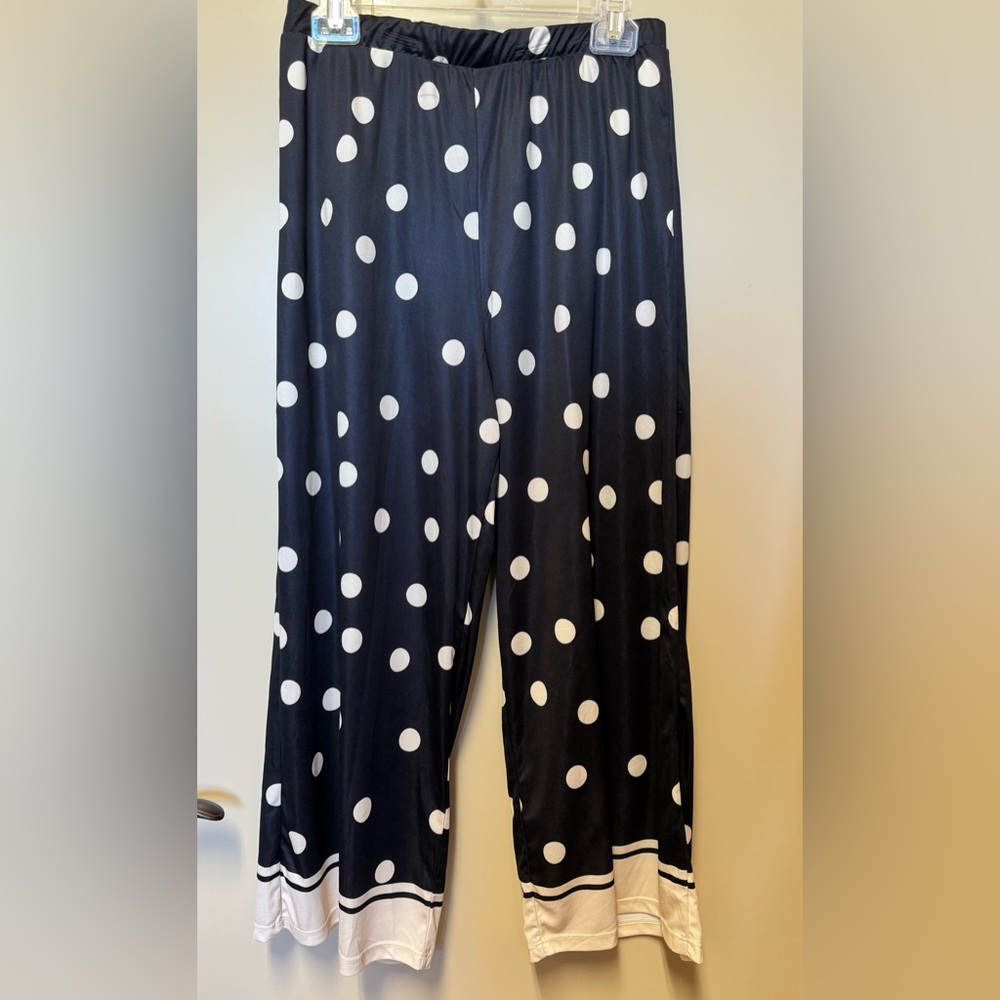 Zara Culottes Black with Beige Polka Dots Size L